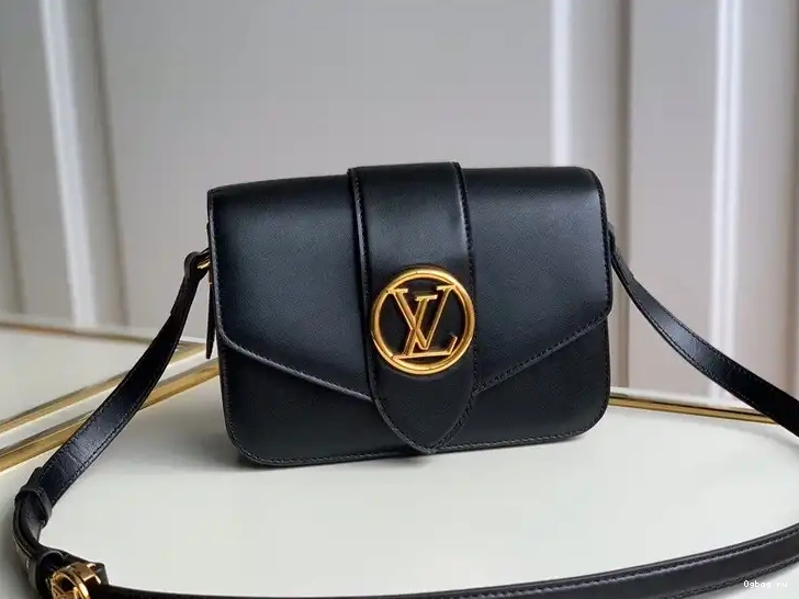 9 PONT VUITTON LOUIS 0703
